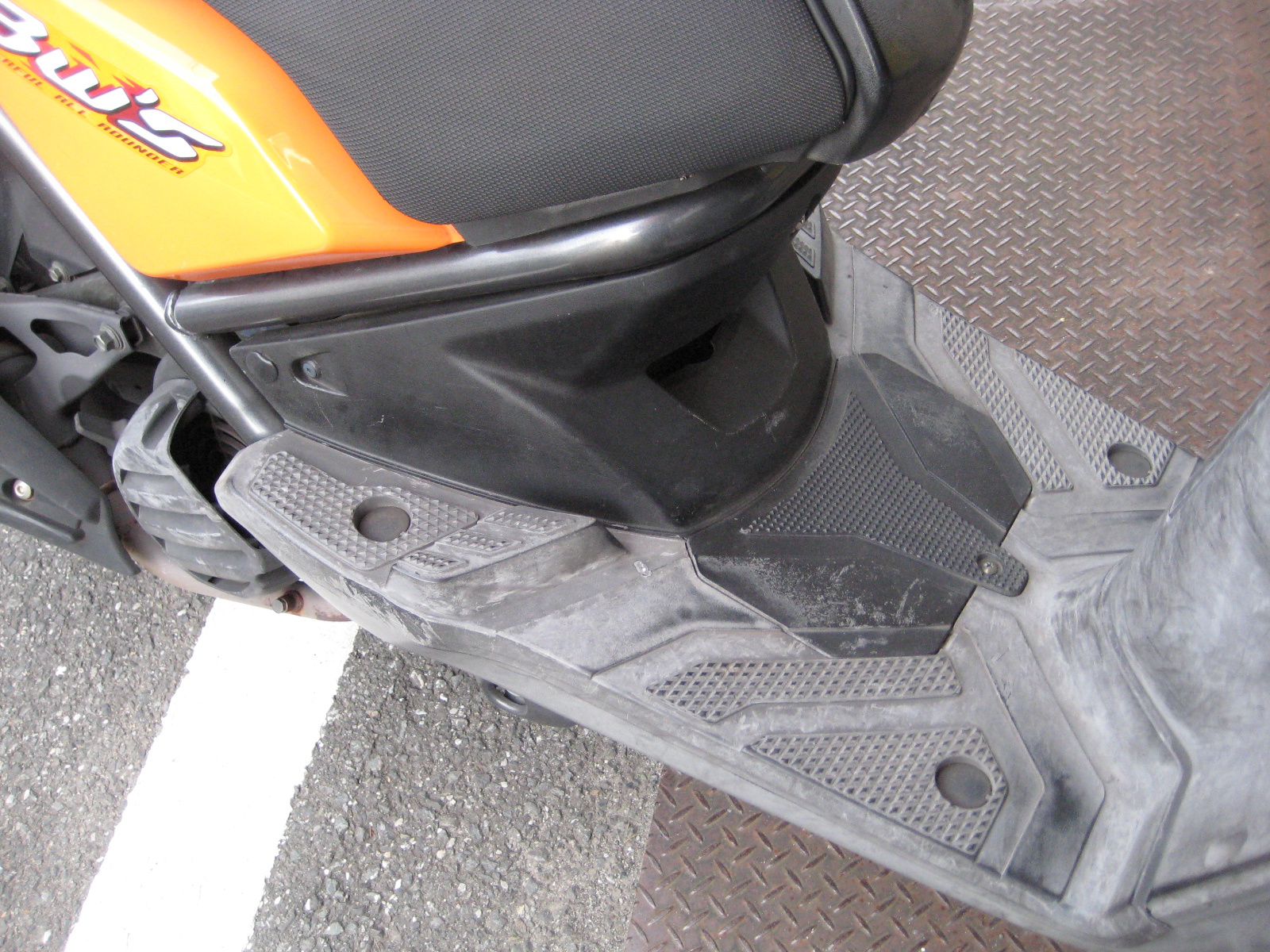 スクーター 白くなった樹脂カウルを復活する方法 Custom Repair Modified Scooter Moped Motorcycle By Yourself