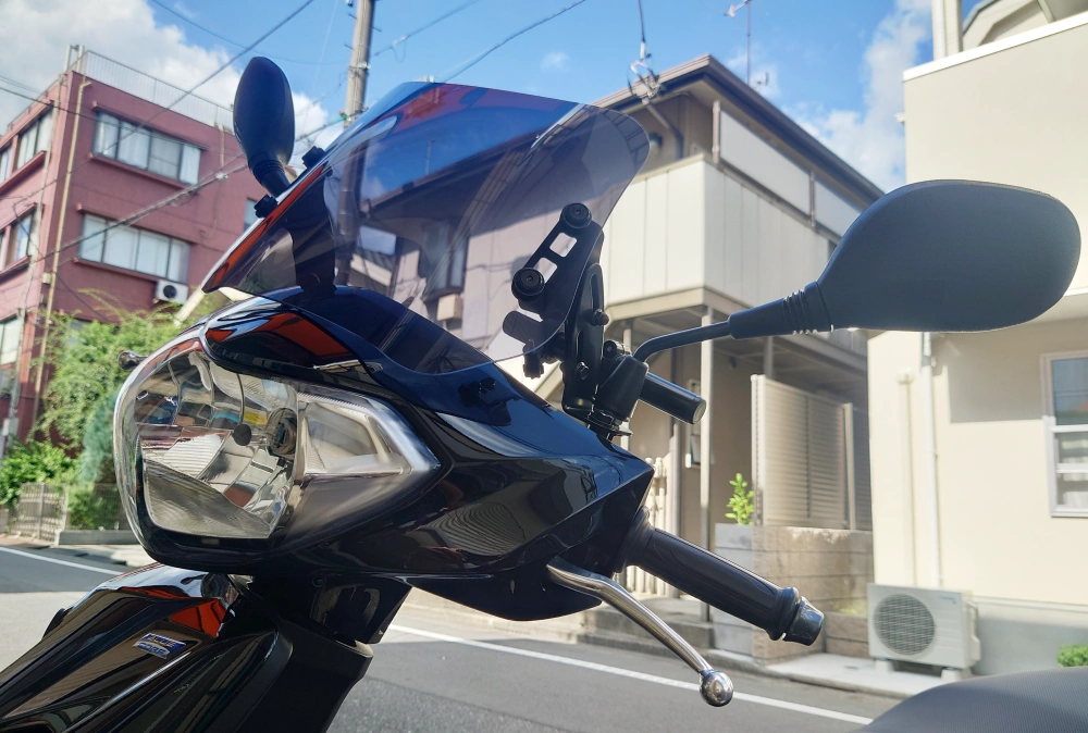 アクシスZ「デイトナSSショートスクリーン」装着レビュー、疲労軽減に 